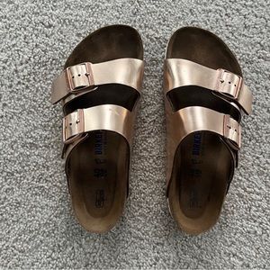 Birkenstock Arizona metallic rose sandals